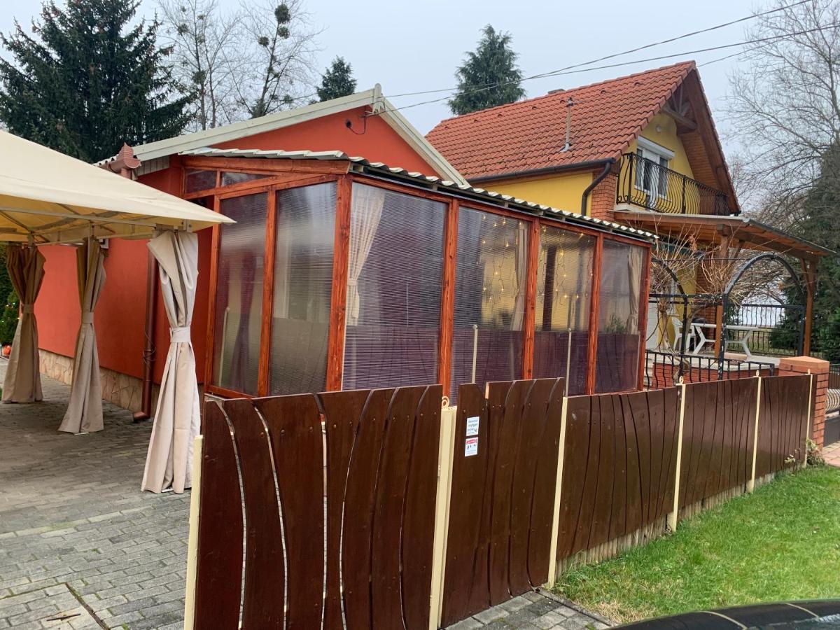 Gunarasi Villa Jacuzzival Dombóvár Kültér fotó