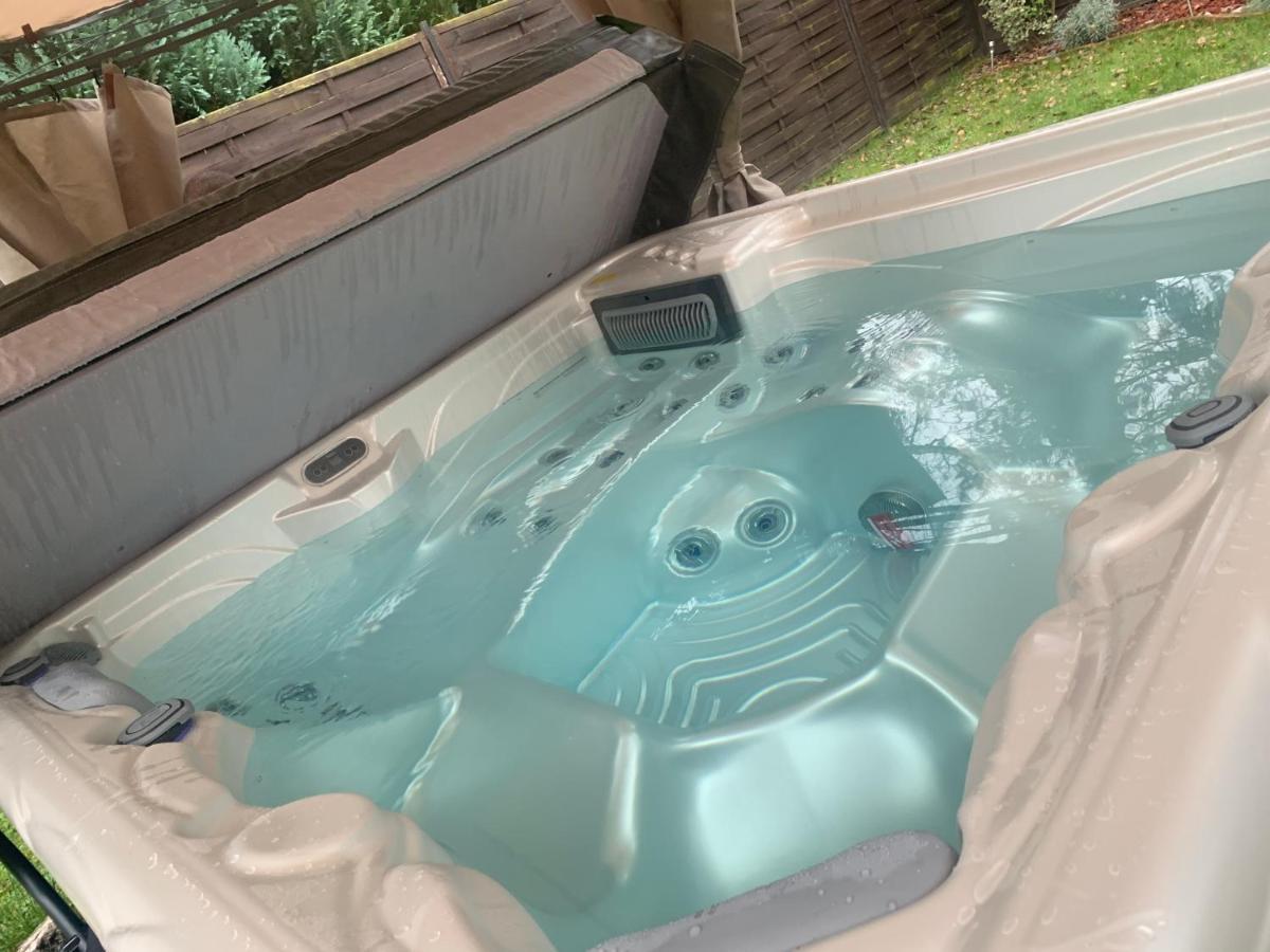 Gunarasi Villa Jacuzzival Dombóvár Kültér fotó
