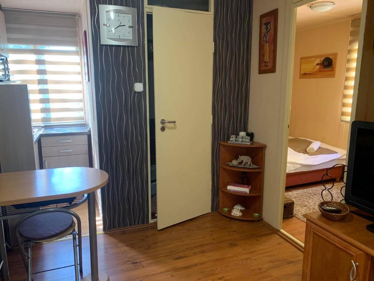 Gunarasi Villa Jacuzzival Dombóvár Kültér fotó