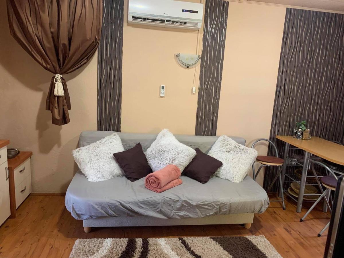 Gunarasi Villa Jacuzzival Dombóvár Kültér fotó
